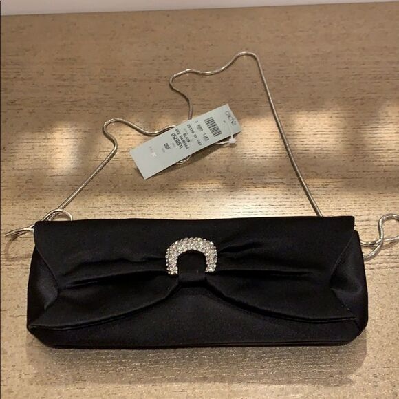 🎉1 hr sale🎉Cache clutch ❤️ - Picture 1 of 7